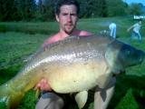 Enorme moment de bonheur en plein été où j'ai décidé de pêcher en surface au pain ! Résultat : cette magnifique carpe de 15 kilos !